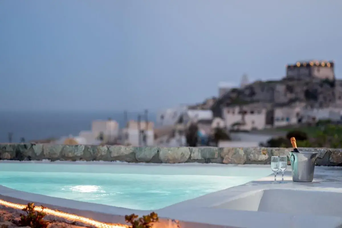 Private heated outdoor jacuzzi at Black Gem Villa